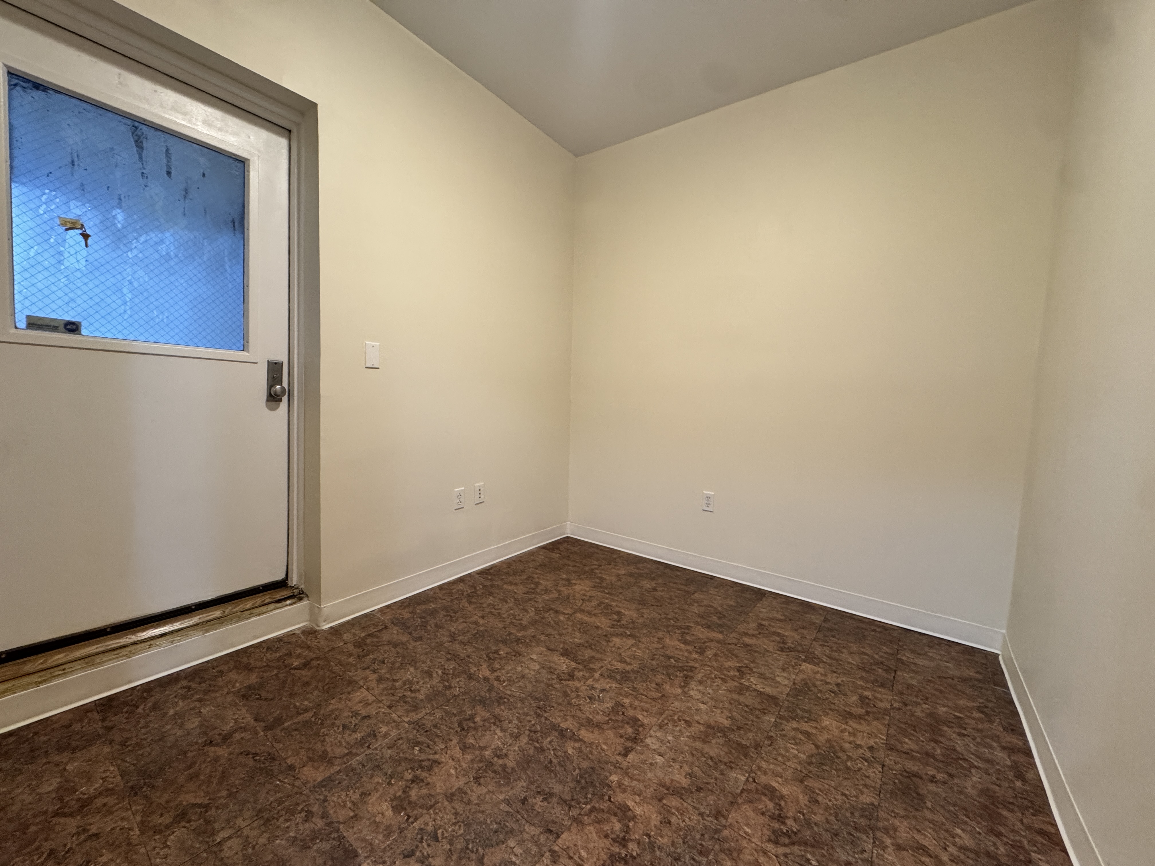 406 15th Street, Unit M1 Brooklyn, NY 11215 - Photo 18 of 19 an empty room with closet