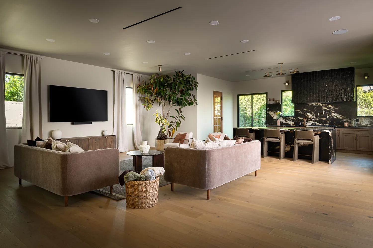 $3,185,000 | 15719 Hartsook Street, Encino, CA 91436