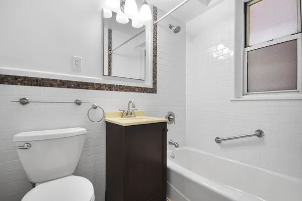 $3,250 | 404 East 66th Street, Unit 5M | Lenox Hill