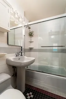 $686,000 | 150 East 37th Street, Unit 10A | Murray Hill