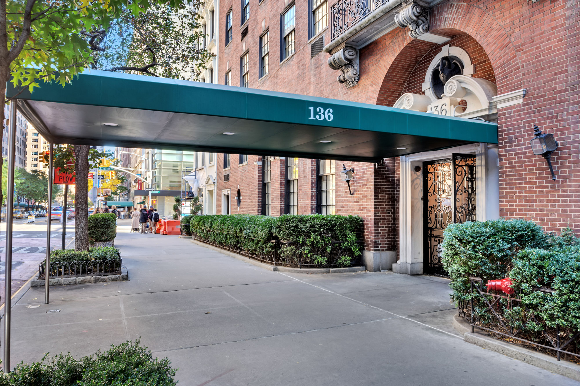 136 East 79th Street, Unit 9 Manhattan, NY 10075 - Photo 16 of 18 a view of a backyard with garden