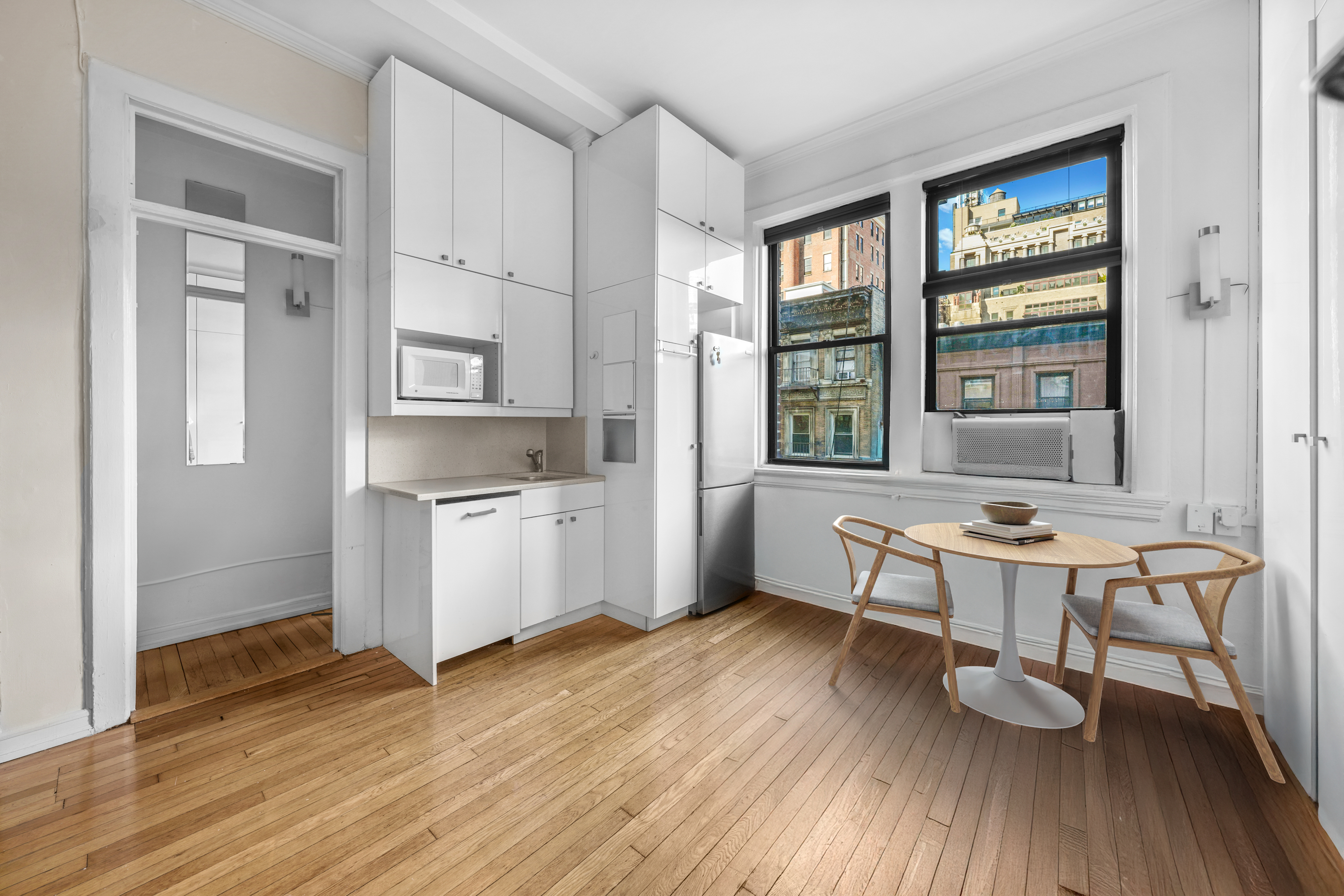 140 West 69th Street, Unit 45C Manhattan, NY 10023 - Photo 2 of 13