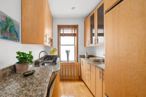 $685,000 | 75 Bank Street, Unit 4B | West Village