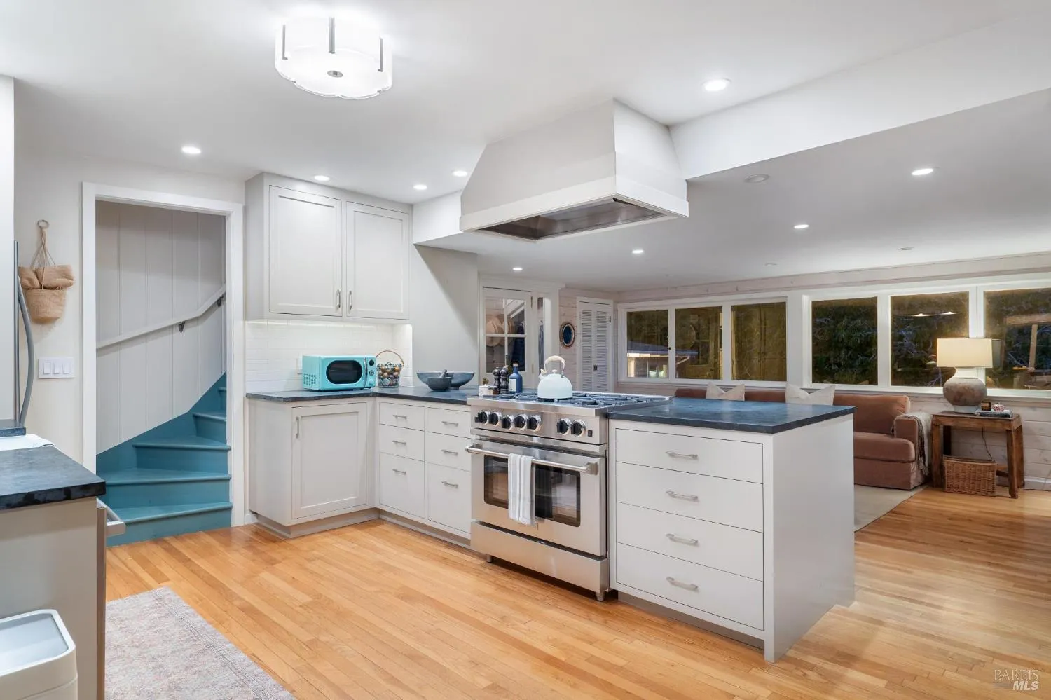 $3,680,000 | 40 Laurel Avenue, Stinson Beach, CA 94970