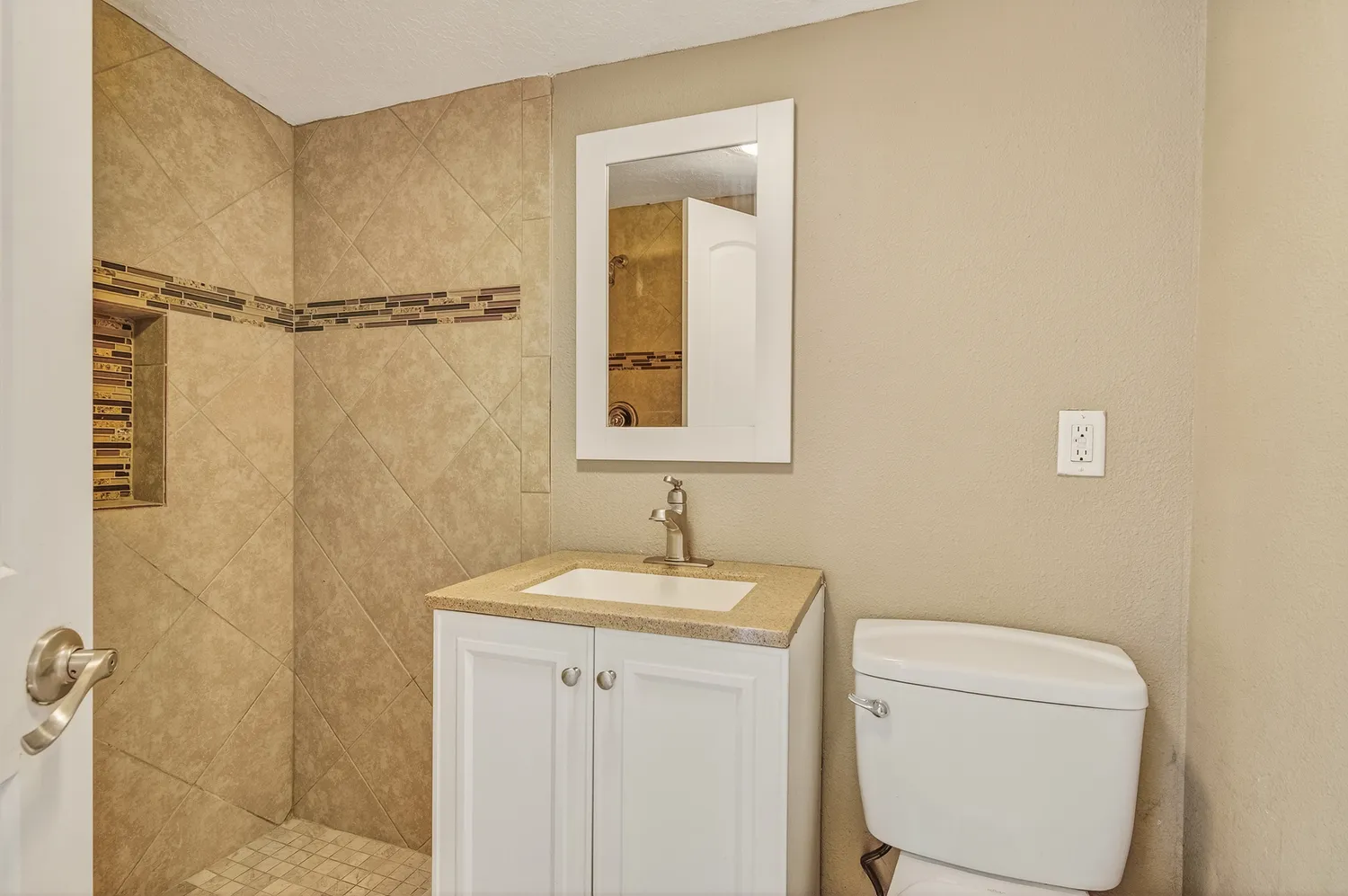 $330,000 | 2444 1st Place Southwest, Vero Beach, FL 32962