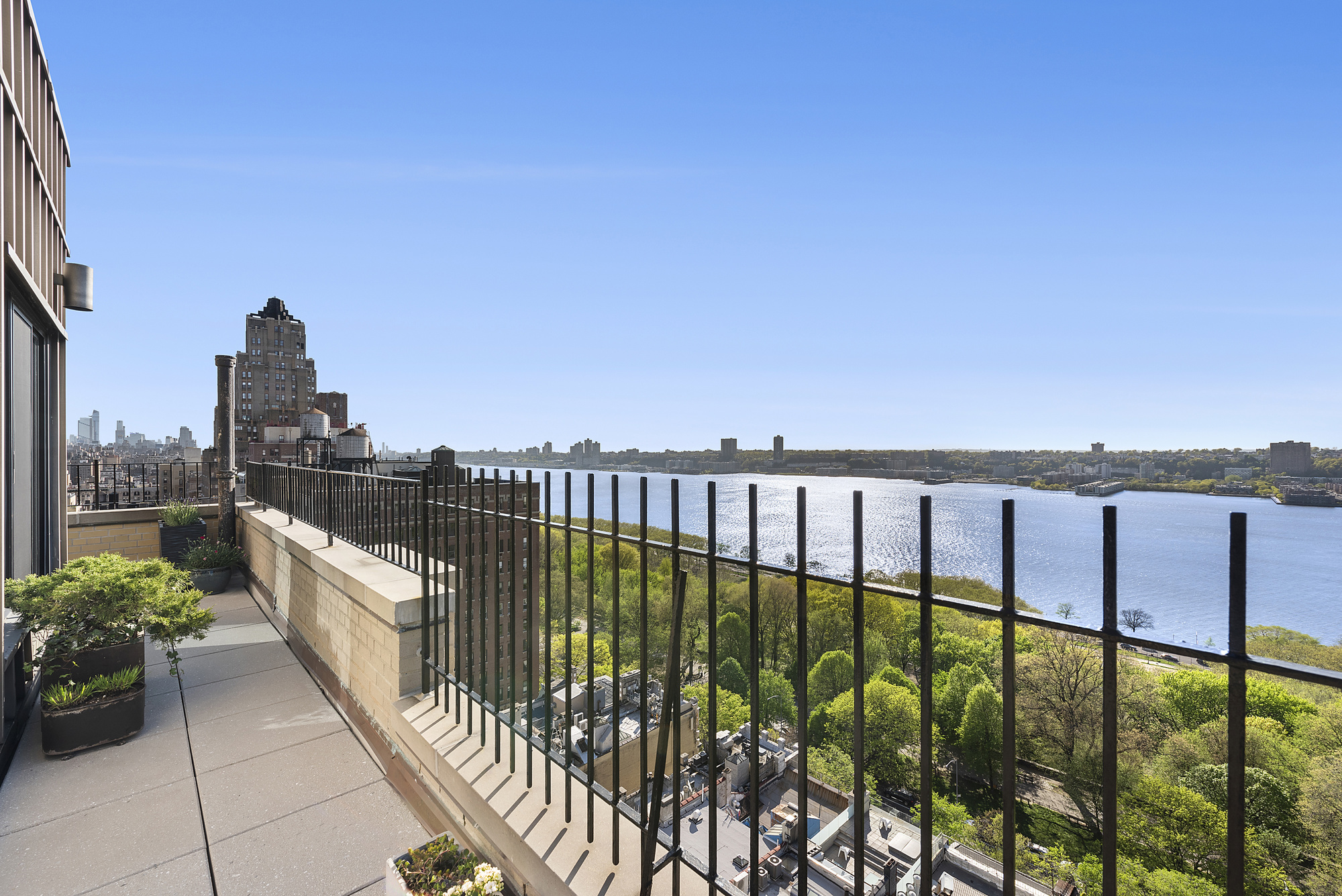 310 West 106th Street, Unit PH17B Manhattan, NY 10025 - Photo 3 of 9 a view of city from balcony