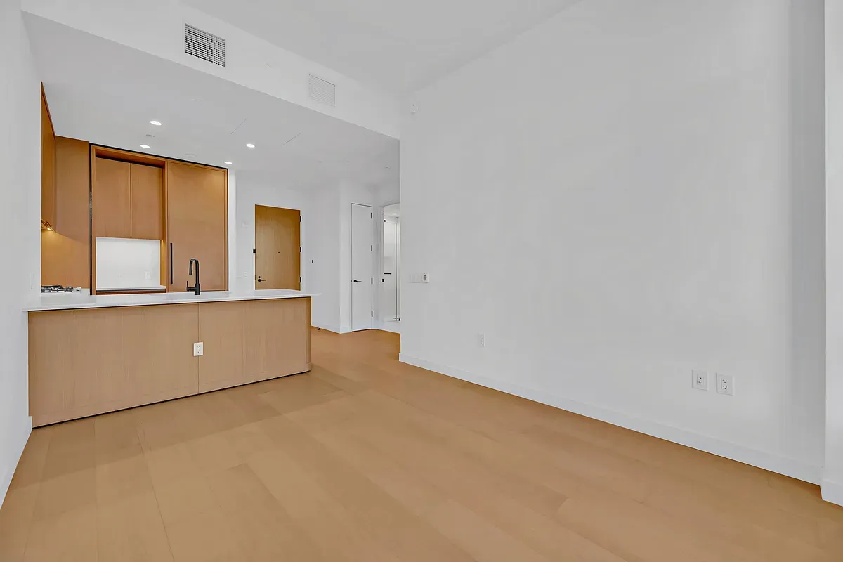 $5,995 | 480 Kent Avenue, Unit 21C | Williamsburg