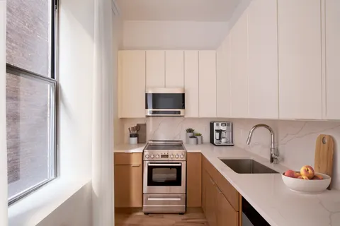 $5,500 | 310 West 80th Street, Unit 2F | Upper West Side