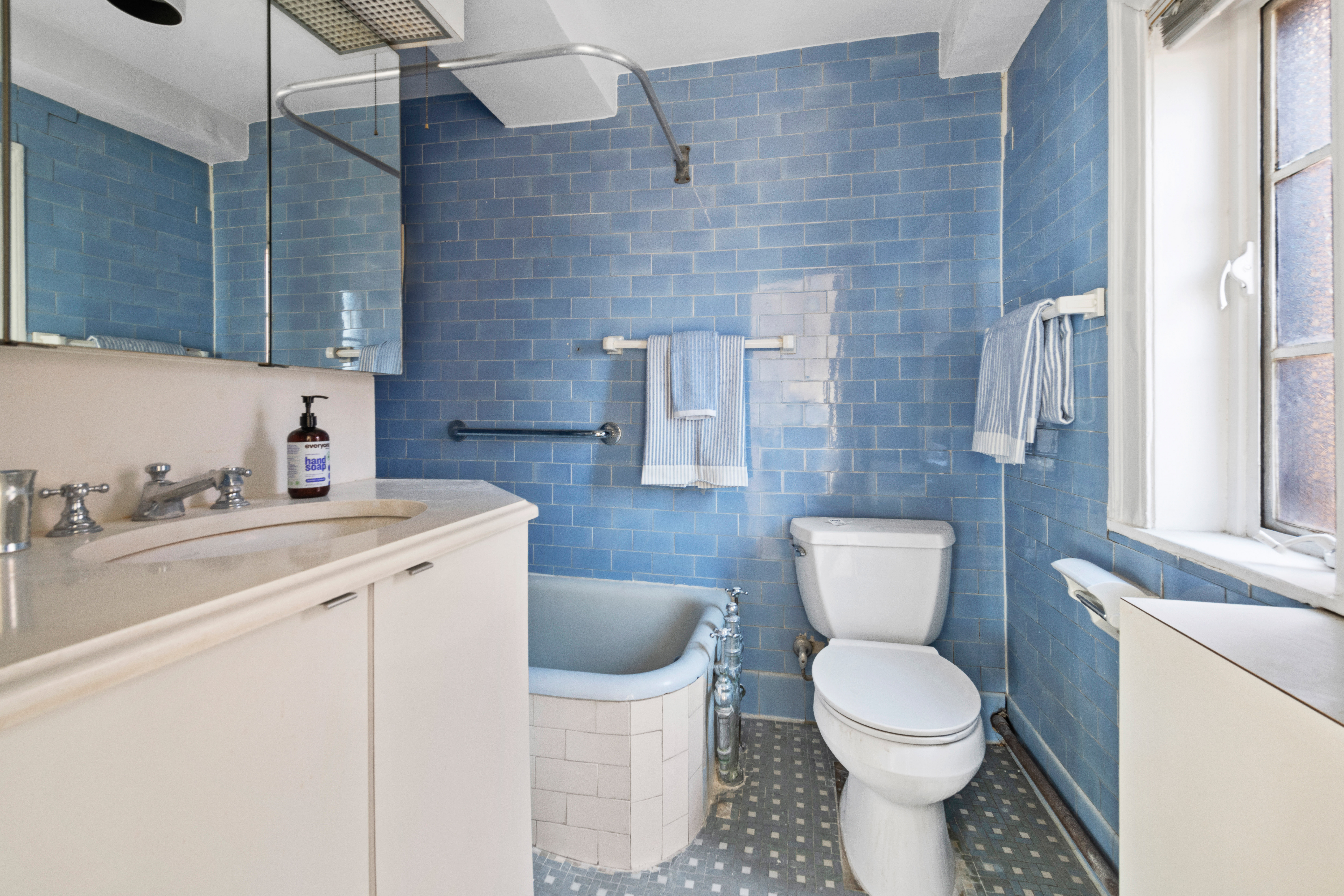 1 West 67th Street, Unit 915 Manhattan, NY 10023 - Photo 14 of 22