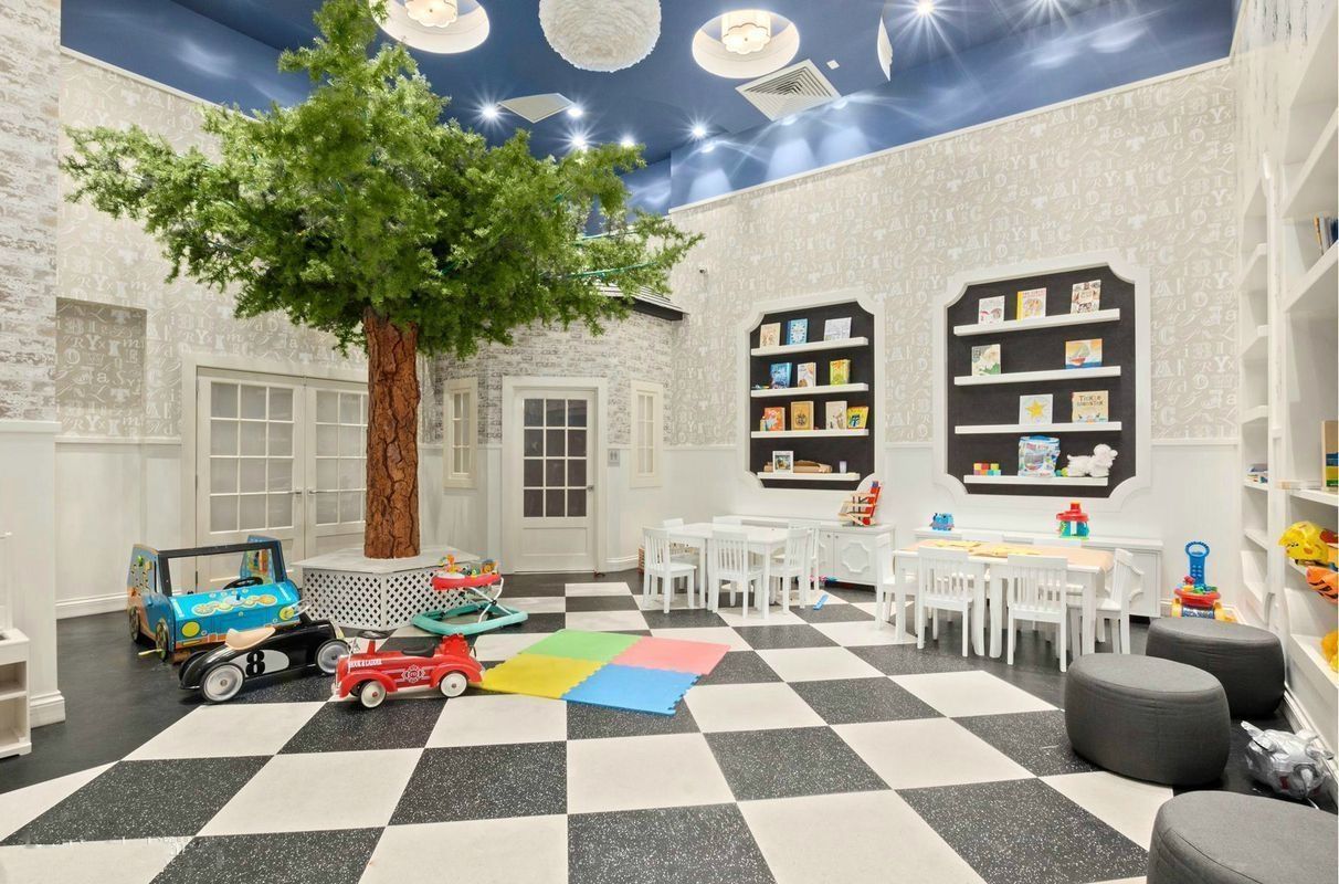 5 Franklin Place, Unit 9D Manhattan, NY 10013 - Photo 15 of 20 a view of a patio with couches and potted plants