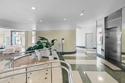 $1,199,000 | 4925 Collins Avenue, Unit 1A, Miami Beach, FL 33140