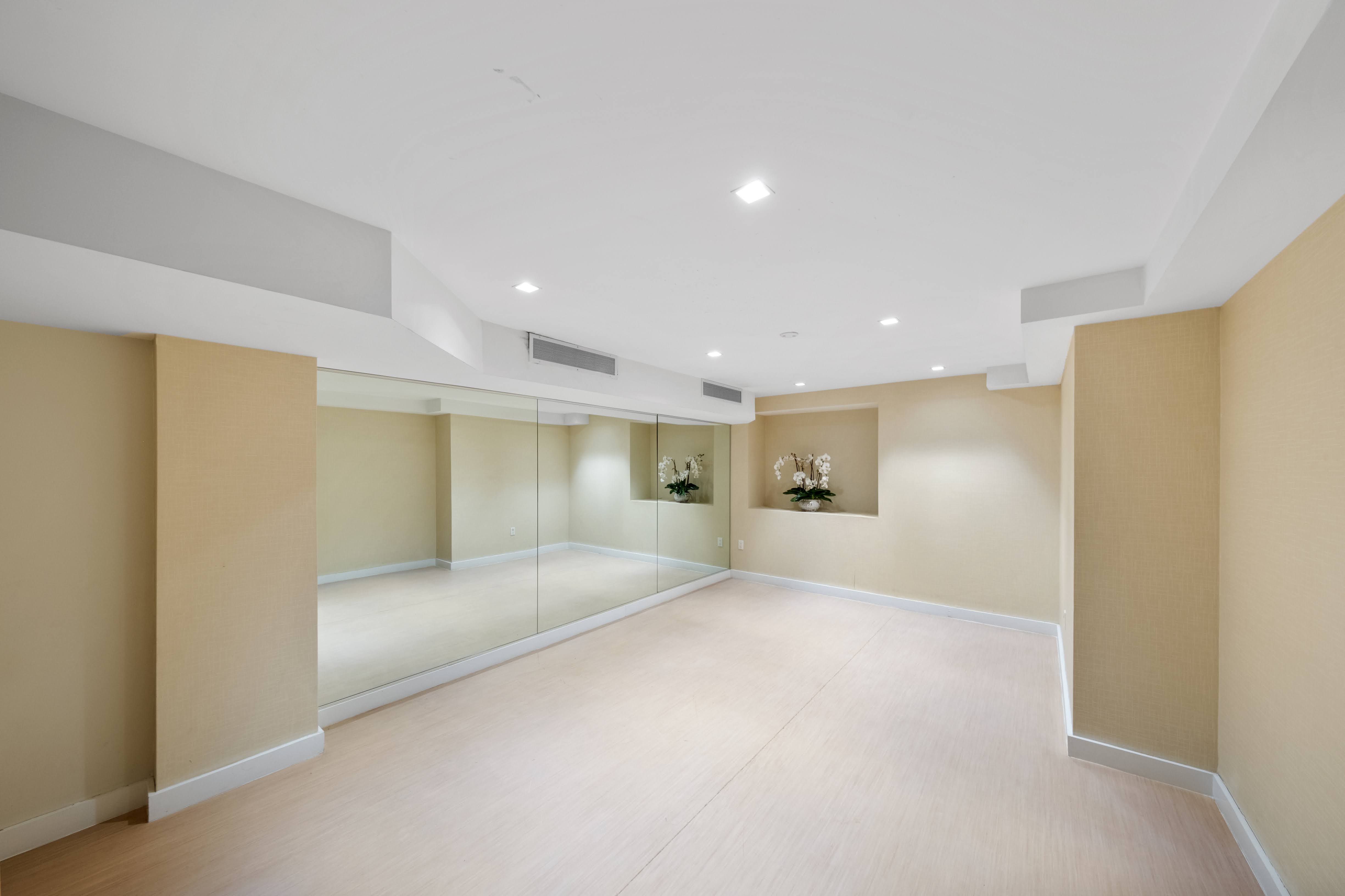 200 Rector Place, Unit 16F Manhattan, NY 10280 - Photo 18 of 25