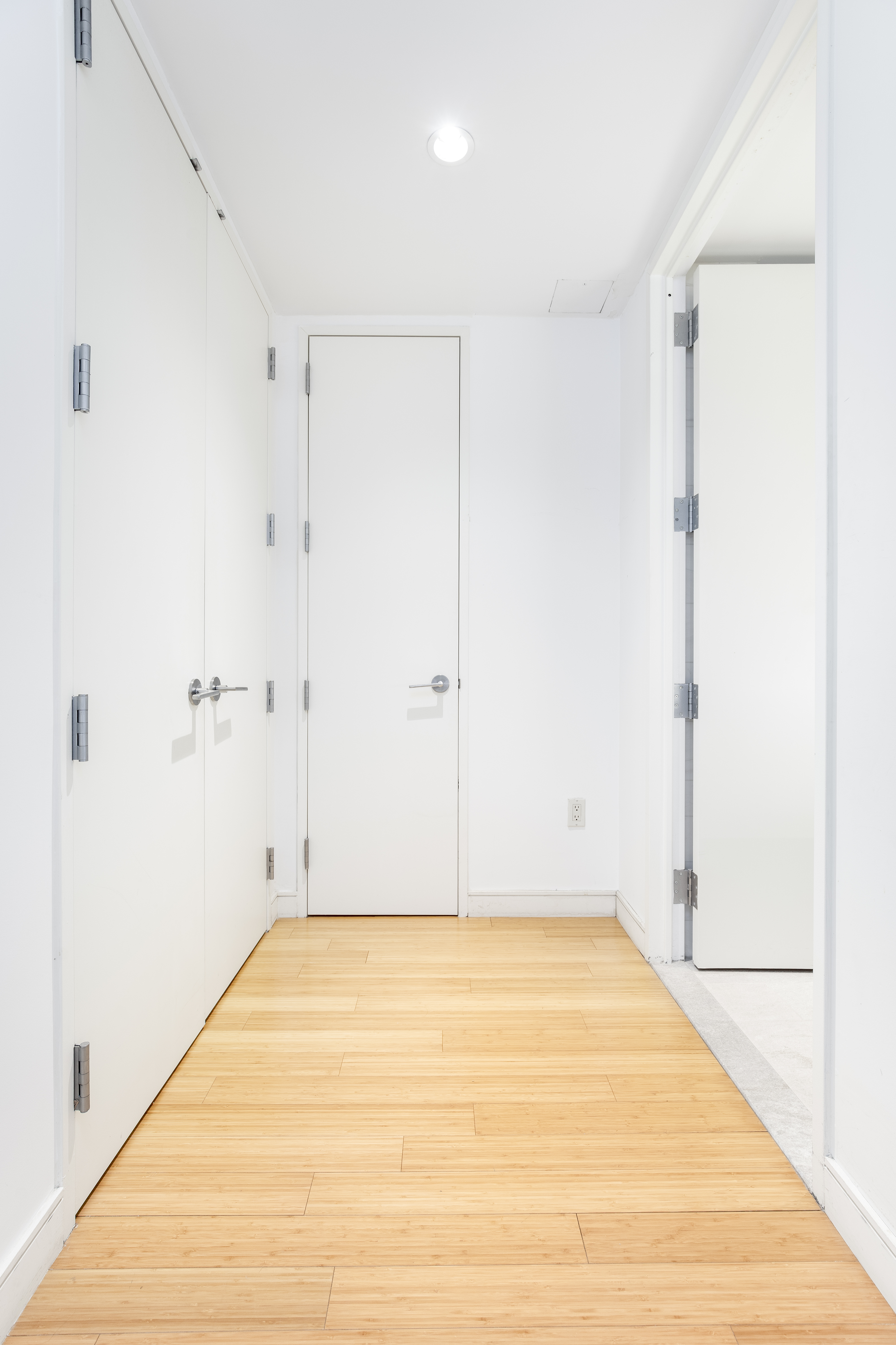 303 East 33rd Street, Unit 7N Manhattan, NY 10016 - Photo 5 of 12 a view of a room with an empty space