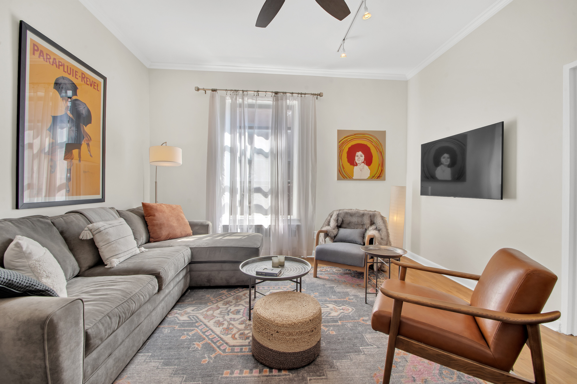 102 West 80th Street, Unit 87 Manhattan, NY 10024 - Photo 7 of 10 a living room with furniture