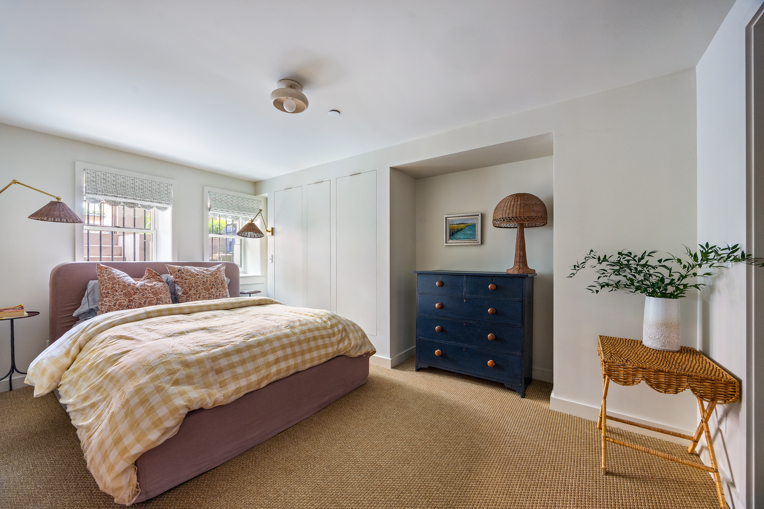 40 Garden Place Brooklyn, NY 11201 - Photo 25 of 33 a bed room with a bed and a chair