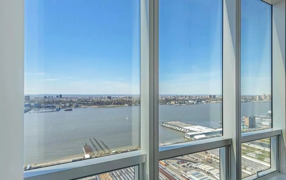 $10,000 | 15 Hudson Yards | Hudson Yards