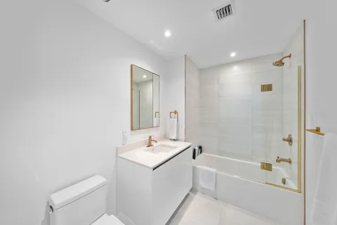 $4,250,000 | 2678 Tigertail Avenue, Unit 1702, Miami, FL 33133