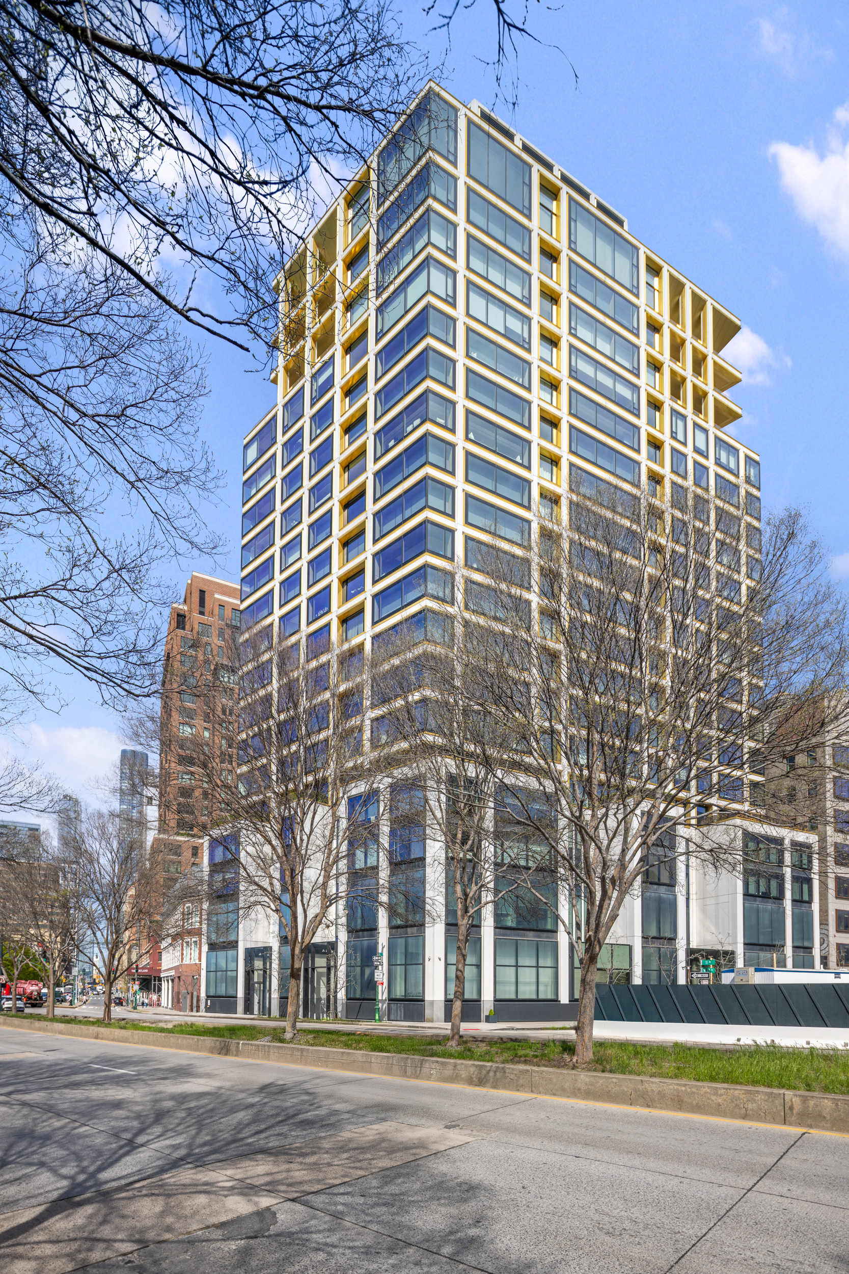 551 West 21st Street, Unit PH Manhattan, NY 10011 - Photo 49 of 51 a front view of a building