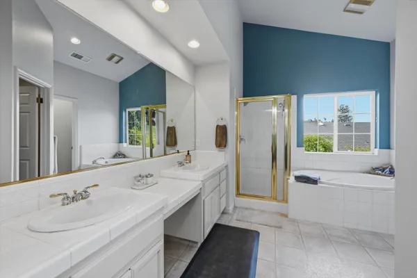 $1,125,000 | 104 Village Oaks Court, Healdsburg, CA 95448