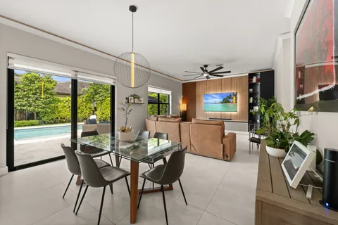 $1,395,000 | 15450 Northwest 88th Avenue, Miami Lakes, FL 33018