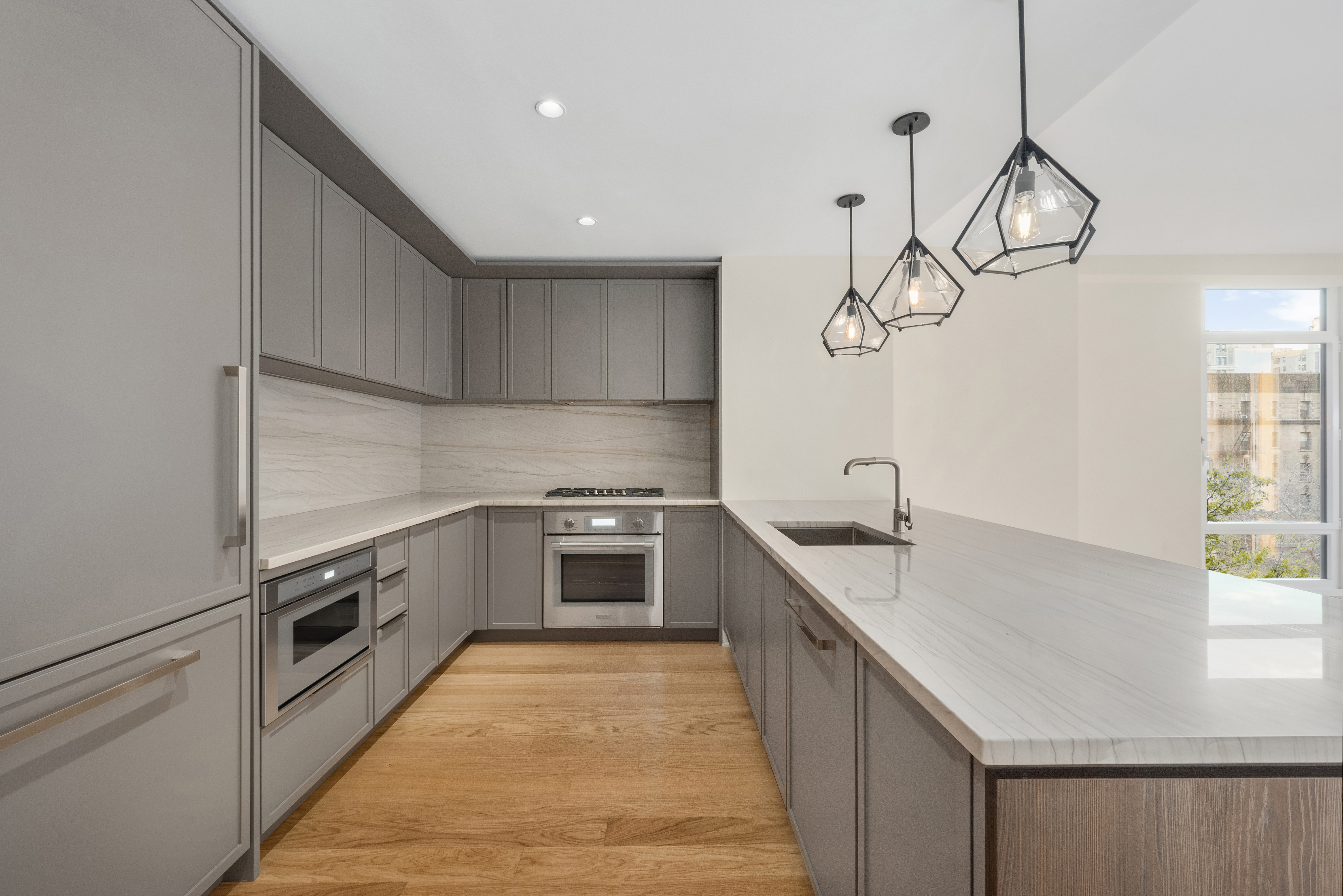 218 West 103rd Street, Unit 5C Manhattan, NY 10025 - Photo 2 of 19