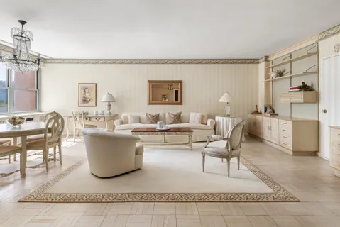 $675,000 | 25 Sutton Place South, Unit 4I | Sutton Place