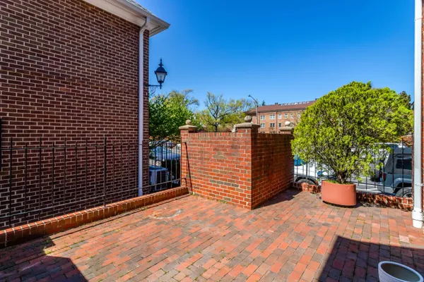 $900,000 | 402 2nd Street, Alexandria, VA 22314