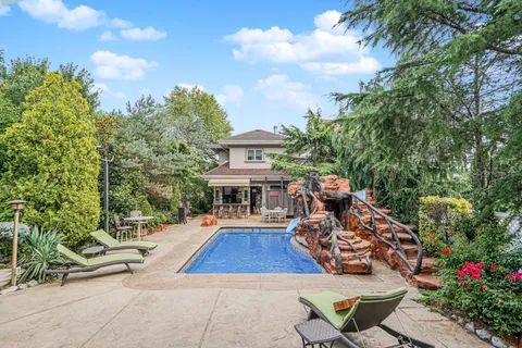 $2,300,000 | 165 Swaim Avenue | Huguenot