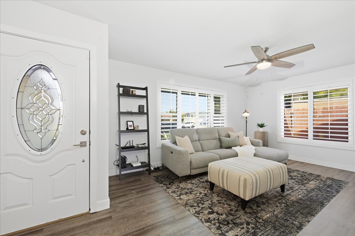 7843 Jade Coast Road San Diego, CA 92126 - Photo 2 of 25