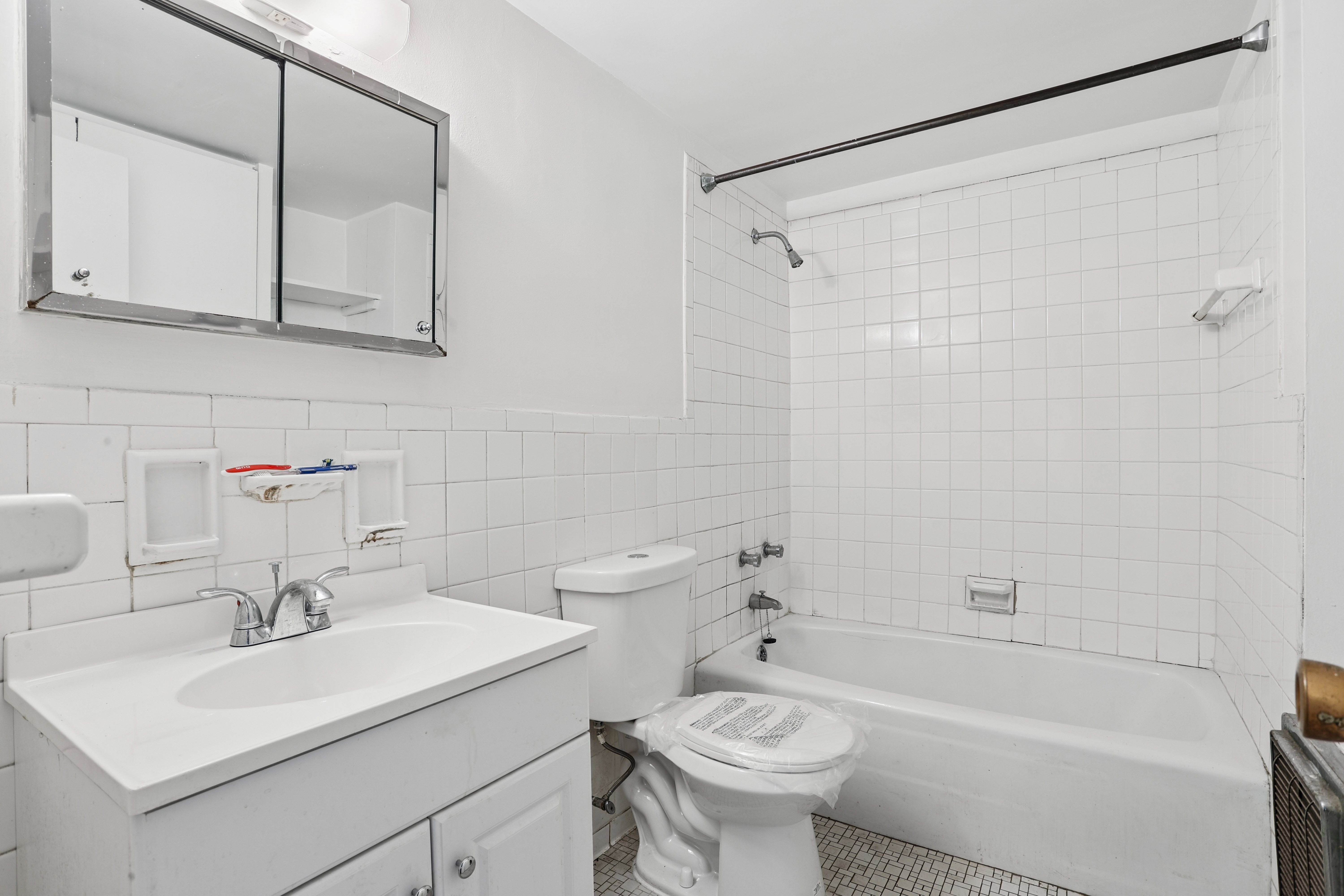 330 East 49th Street, Unit 7M Manhattan, NY 10017 - Photo 9 of 14
