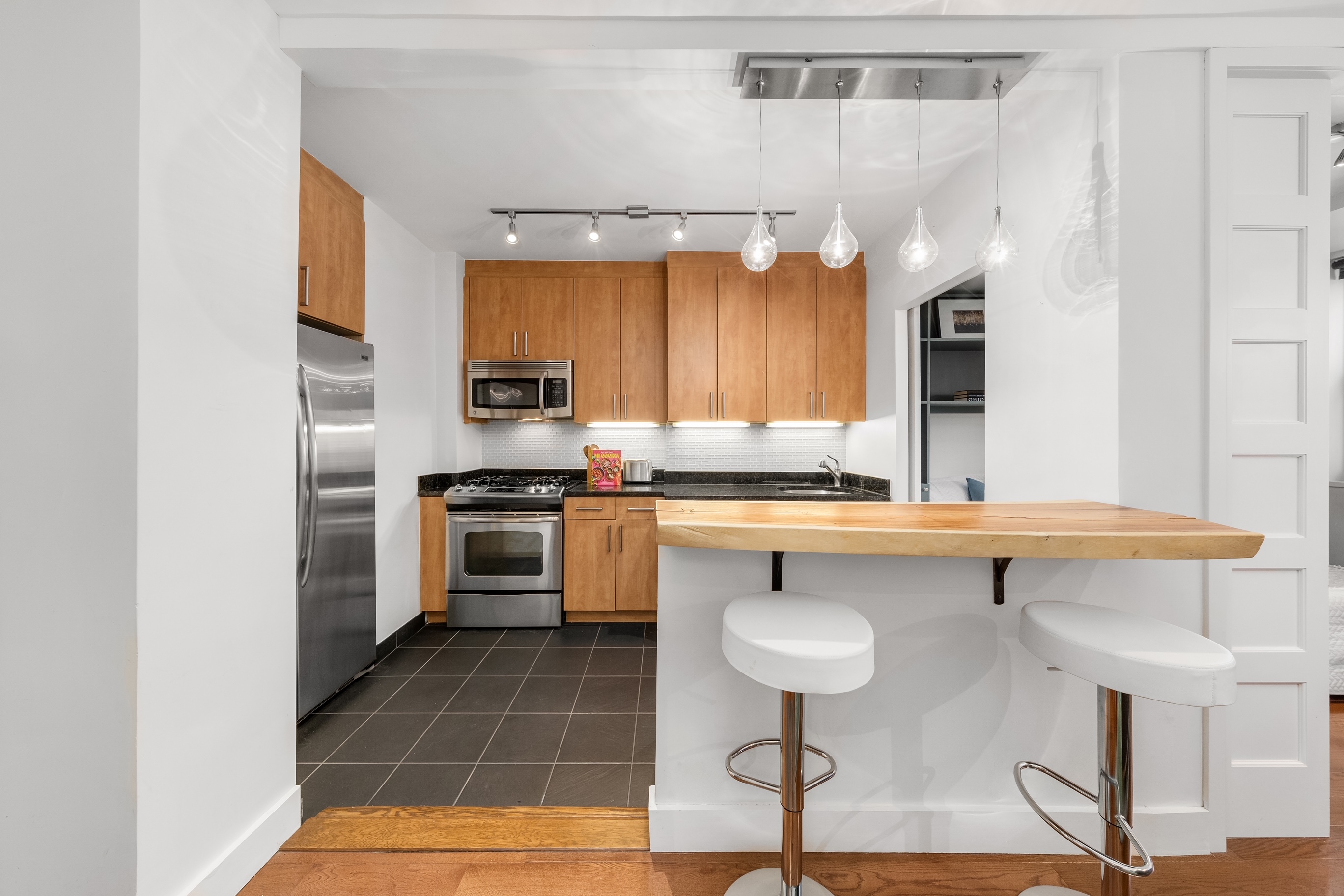 63 East 9th Street, Unit 3G Manhattan, NY 10003 - Photo 3 of 10