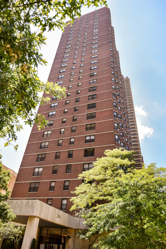 200 East 90th Street, Unit 3E Manhattan, NY 10128 - Photo 13 of 15