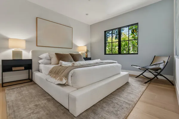 $3,350,000 | 3721 Woodcliff Road, Sherman Oaks, CA 91403