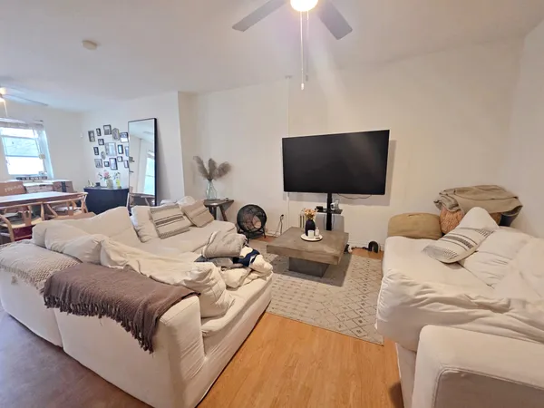 $5,750 | 136 Bedford Avenue, Unit 2 | Williamsburg