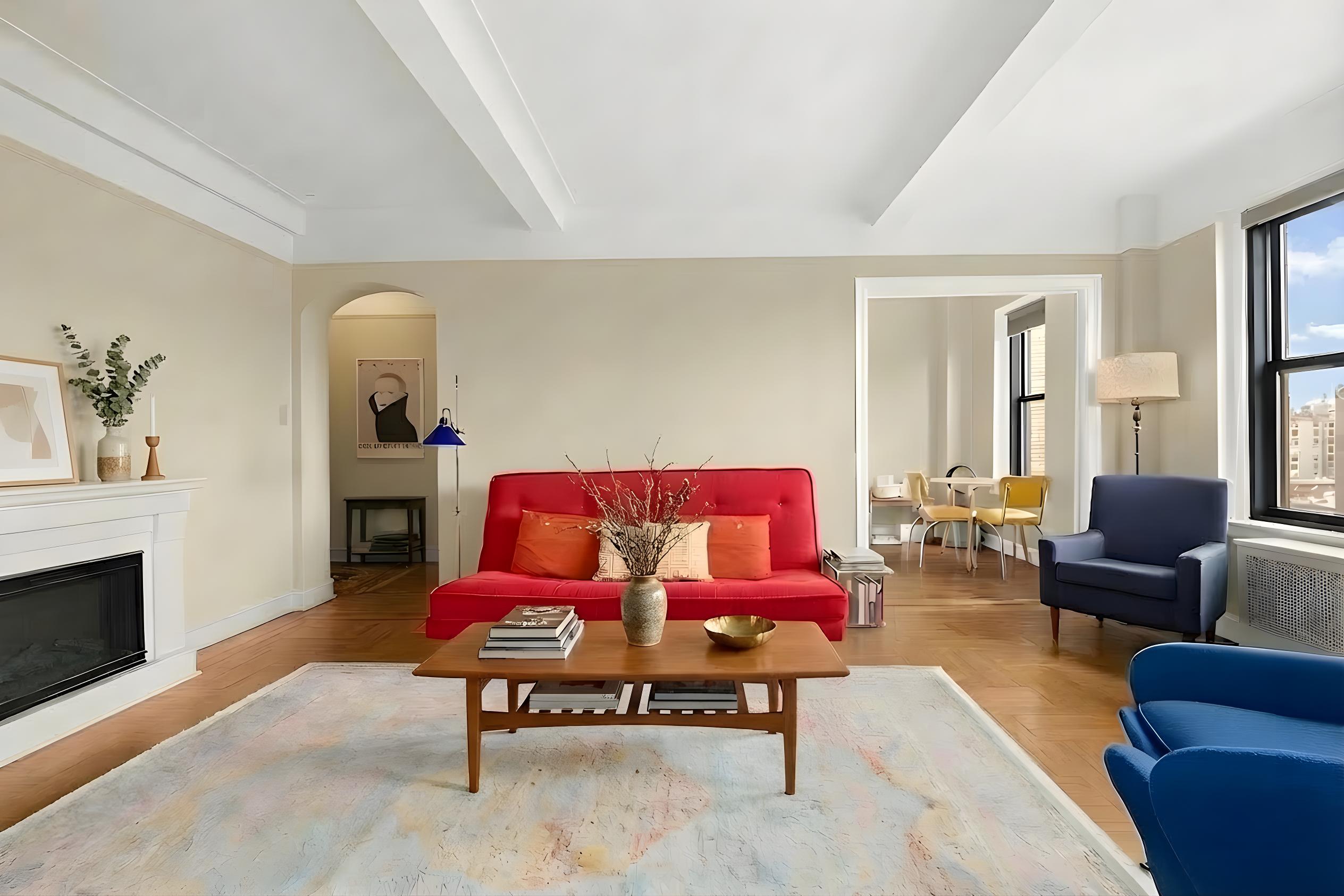 110 West 86th Street, Unit 16C Manhattan, NY 10024 - Photo 2 of 12 a living room with furniture