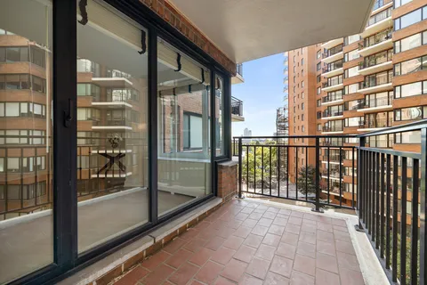 $998,000 | 60 Sutton Place South, Unit 6HN | Sutton Place