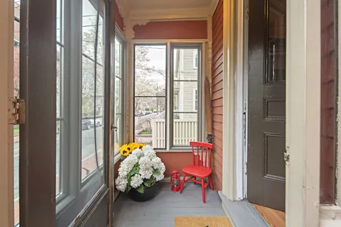 $1,989,000 | 48 Hawthorn Street, Unit 2, Cambridge, MA 02138