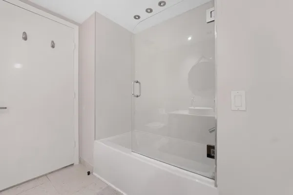 $875,000 | 485 Brickell Avenue, Unit 1909, Miami, FL 33131