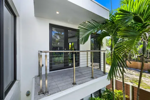 $4,950,000 | 3770 Kumquat Avenue, Miami, FL 33133