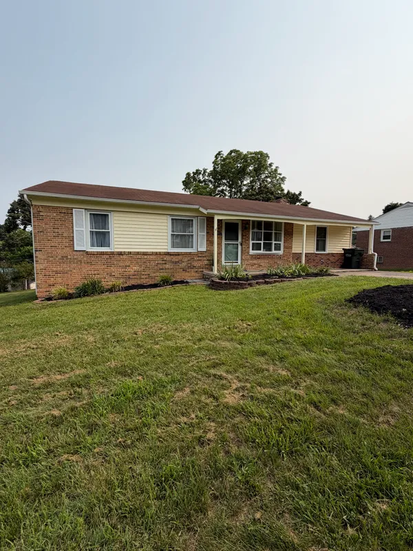 $310,000 | 319 Ann Street, Staunton, VA 24401