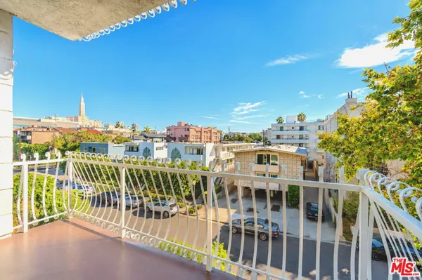 $999,999 | 1915 Malcolm Avenue, Unit 301, Los Angeles, CA 90025