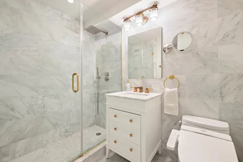 $1,995,000 | 70 East 10th Street, Unit 4V | Greenwich Village