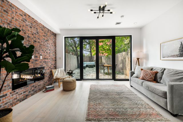 $2,295,000 | 364 Columbia Street | Red Hook