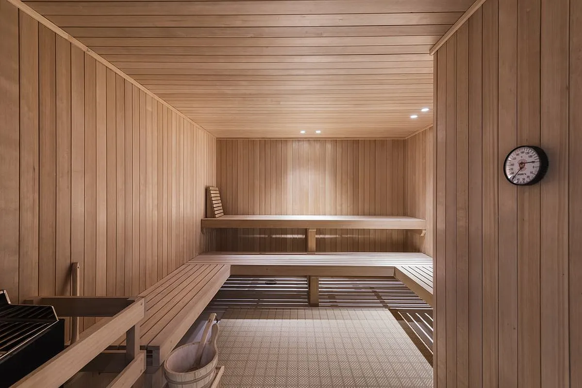 101 Wall Street, Unit 17A Manhattan, NY 10005 - Photo 10 of 13 a bathroom with a tub