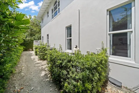 $4,200,000 | 5700 Southwest 86th Street, Miami, FL 33143