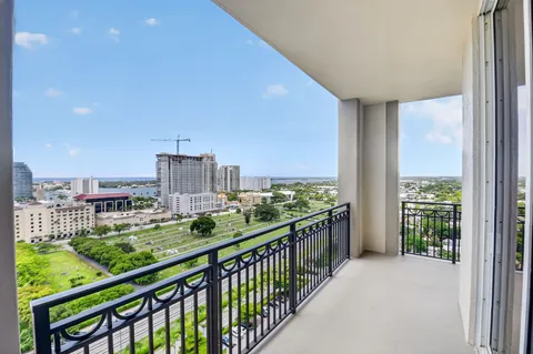 $2,100,000 | 550 Okeechobee Boulevard, Unit LPH23, West Palm Beach, FL 33401