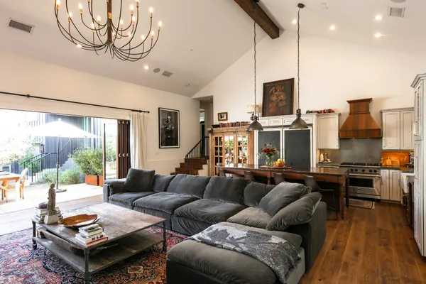 $2,550,000 | 28960 Crags Drive, Agoura Hills, CA 91301