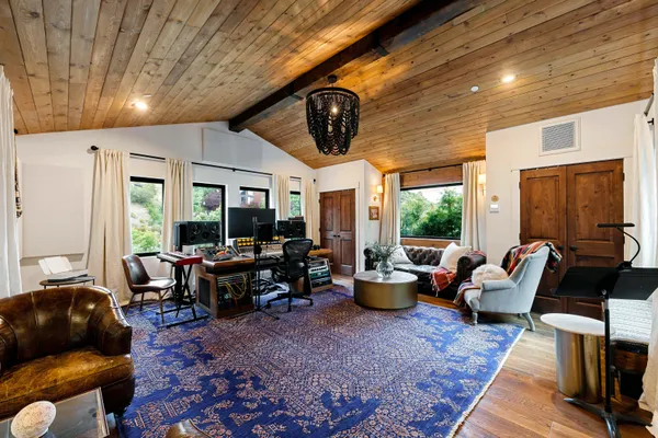 $2,550,000 | 28960 Crags Drive, Agoura Hills, CA 91301