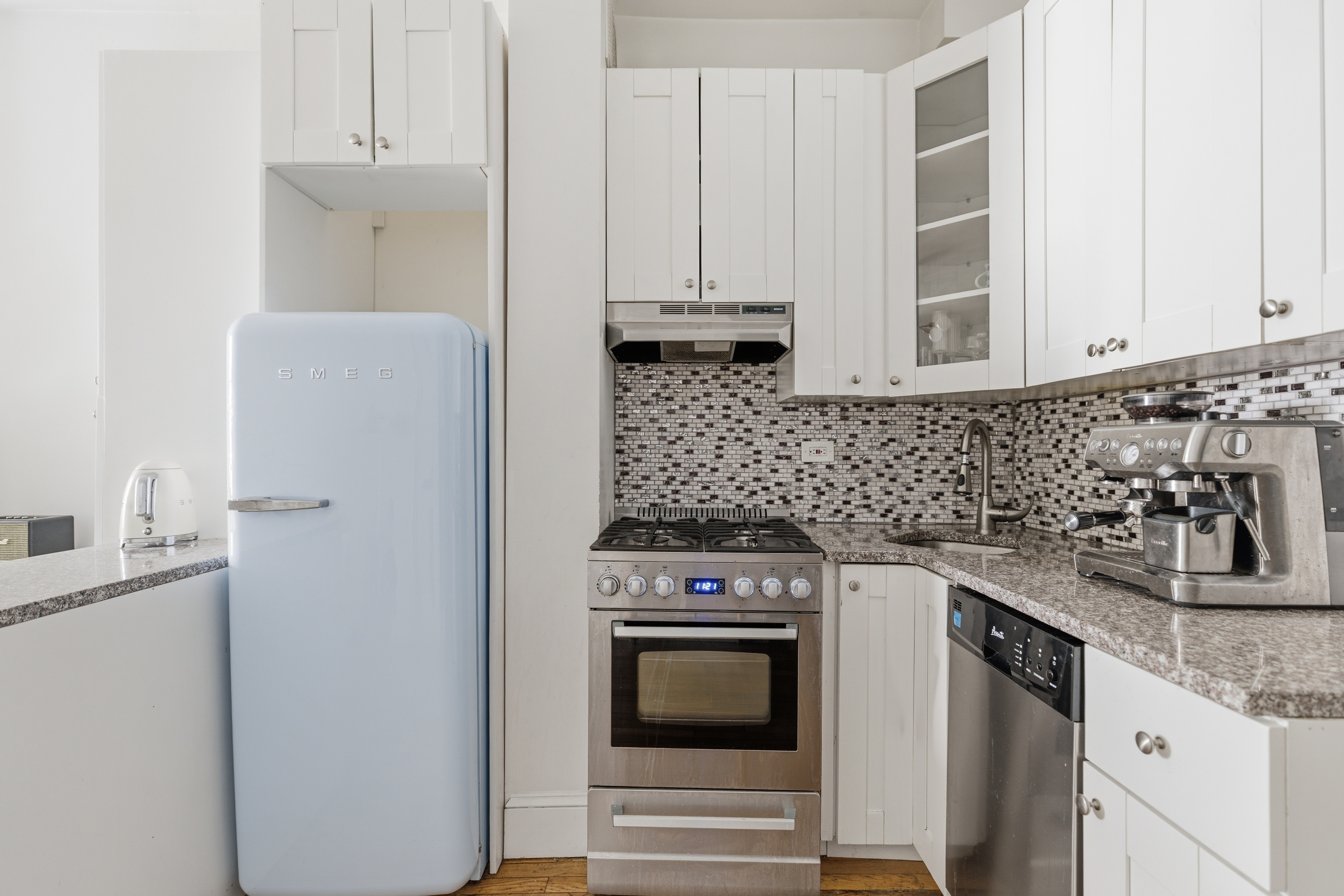 417 East 78th Street, Unit 2C Manhattan, NY 10075 - Photo 5 of 9