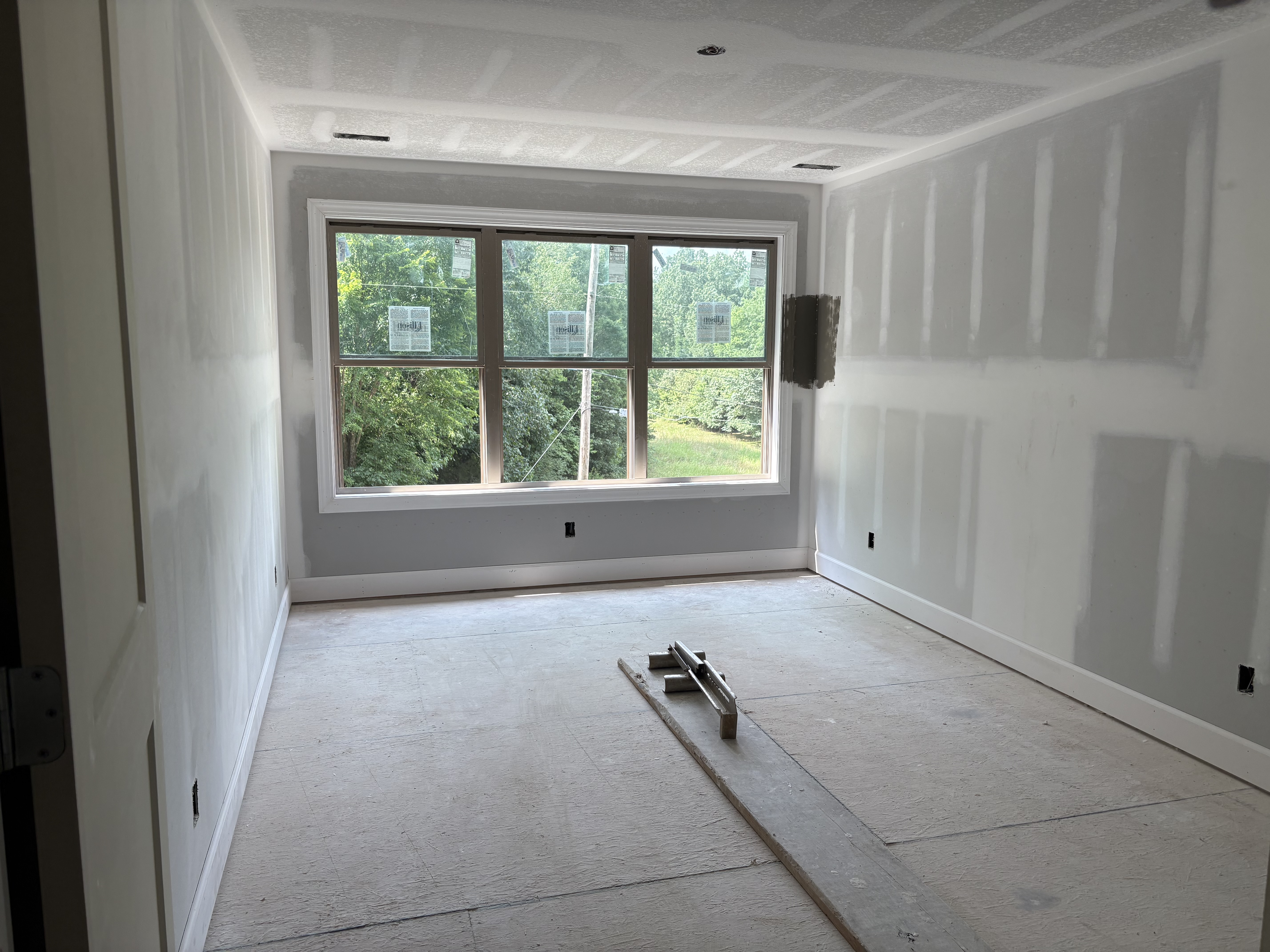 2949 Pace Road Clarksville, TN 37043 - Photo 16 of 18 an empty room with a window